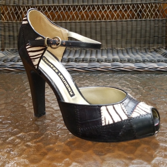 Chinese Laundry Platform PeepToe Zebra Sandles - Picture 3 of 6